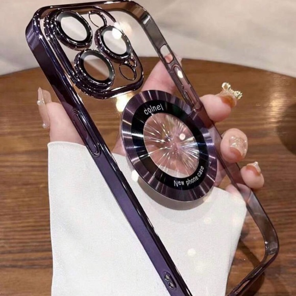 Iphone 14 Magnetic Clear Phone Case - Picture 3 of 6